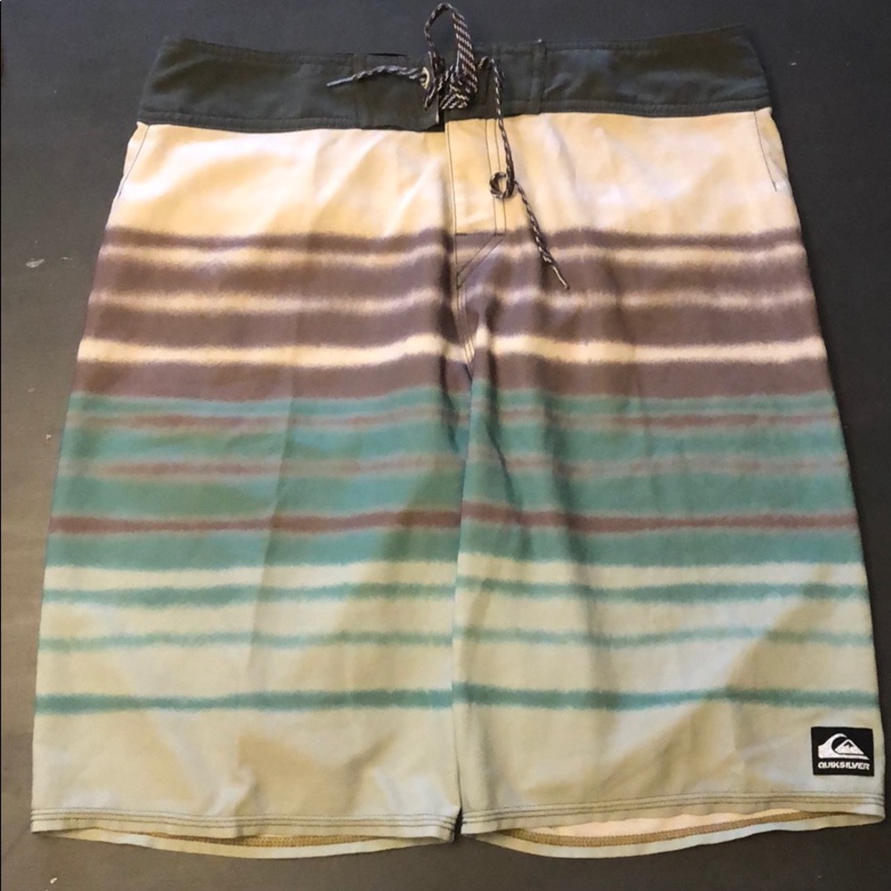 Quiksilver men’s board shorts
